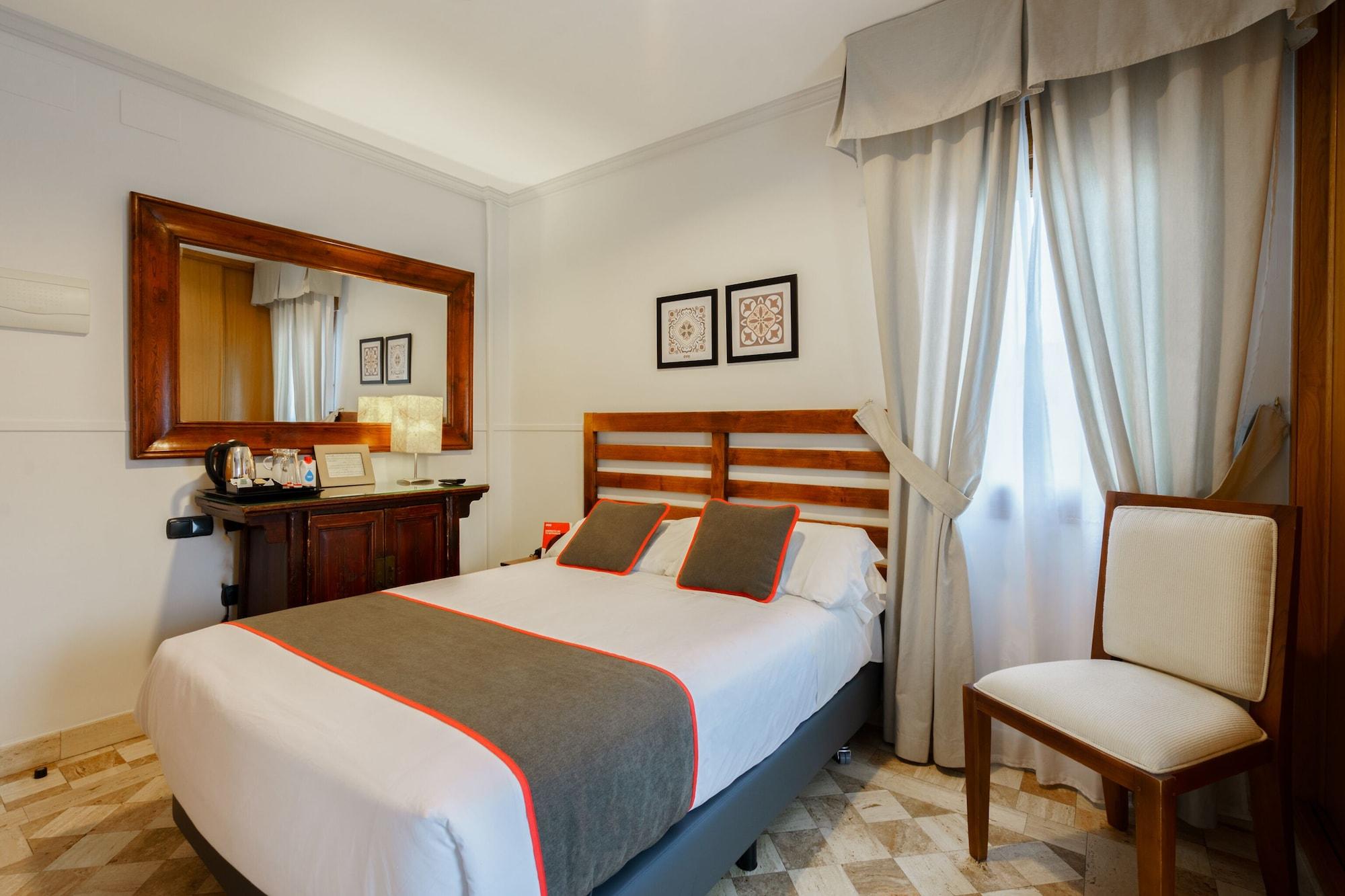 Hotel Boutique Reina Mora غرناطة المظهر الخارجي الصورة